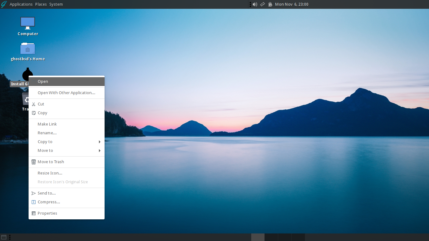 「GhostBSD 23.10.1」-「インストール開始時のデスクトップ」