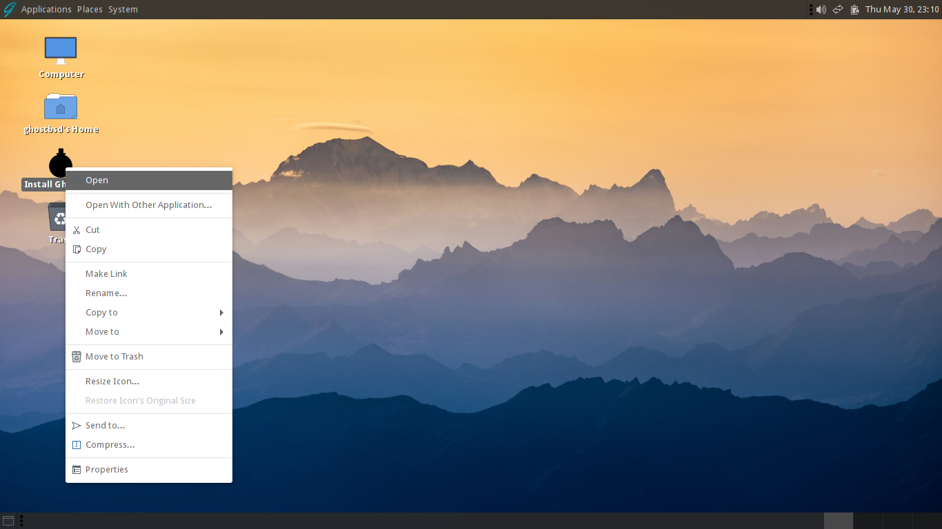 「GhostBSD 24.04.1」-「インストール開始時のデスクトップ」