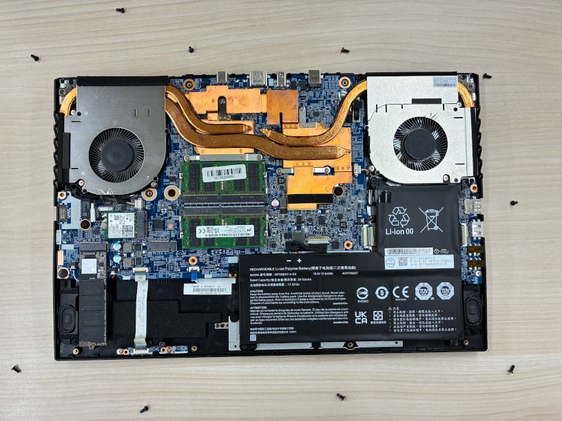 「mouse K5-I7GM5BK-A」-「裏面」「カバーオープン」
